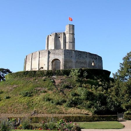 Superbe Studio Face Au Chateau Gisors Exterior foto